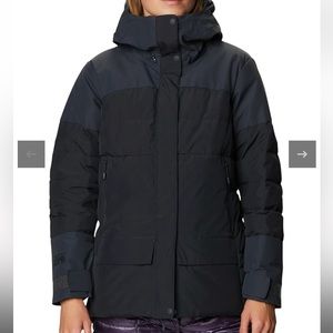 WOMENS MEDIUM mountain hardware WHITEPEAK/ 2 DOWN PARKA